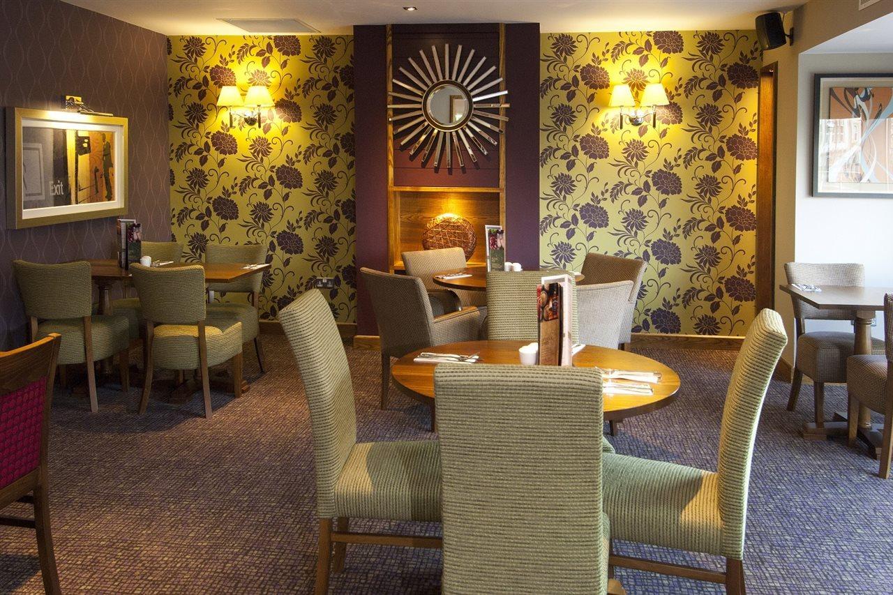 Premier Inn Bradford Central Экстерьер фото