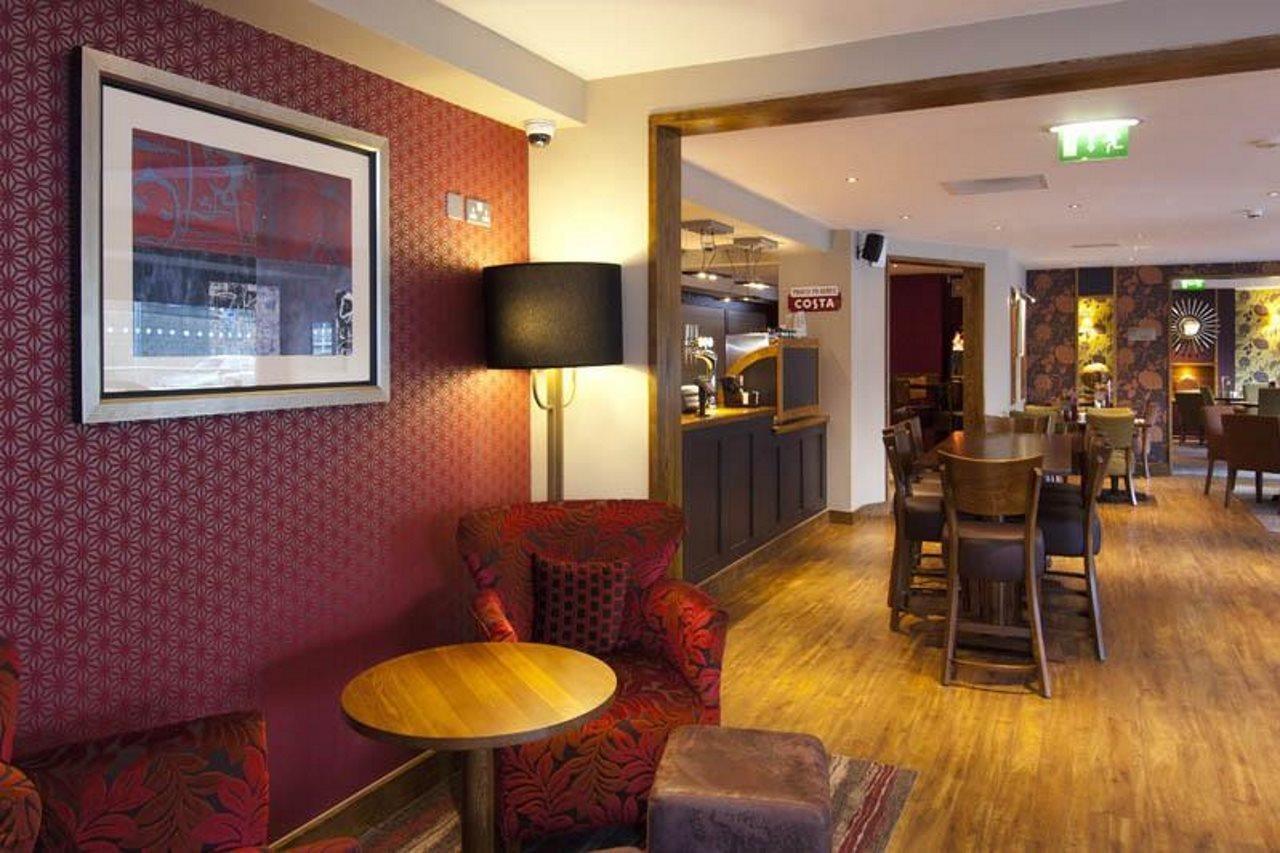 Premier Inn Bradford Central Экстерьер фото