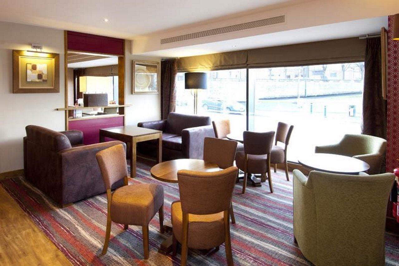 Premier Inn Bradford Central Экстерьер фото