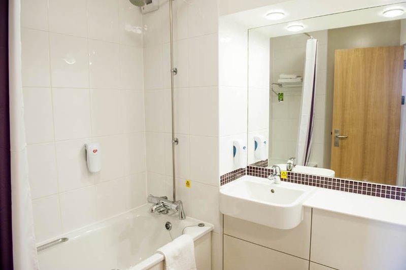 Premier Inn Bradford Central Экстерьер фото