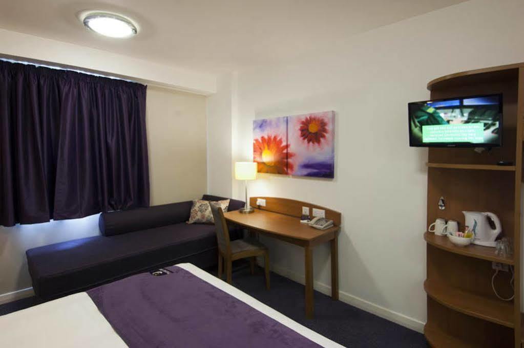 Premier Inn Bradford Central Экстерьер фото