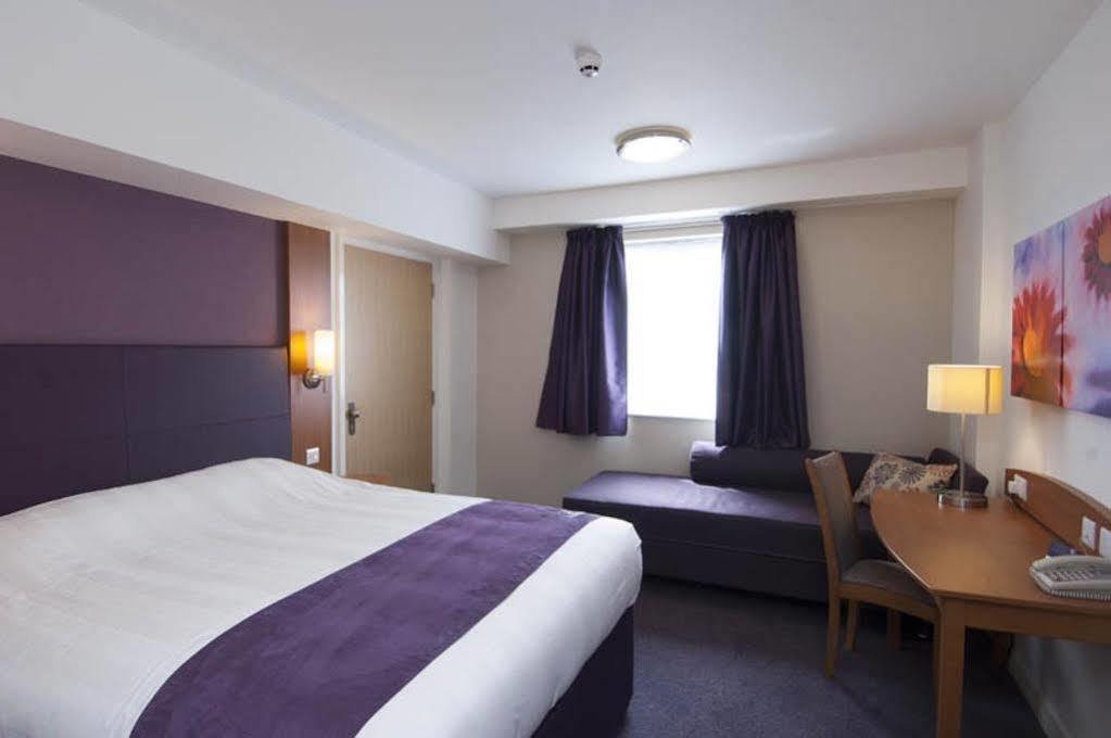 Premier Inn Bradford Central Экстерьер фото